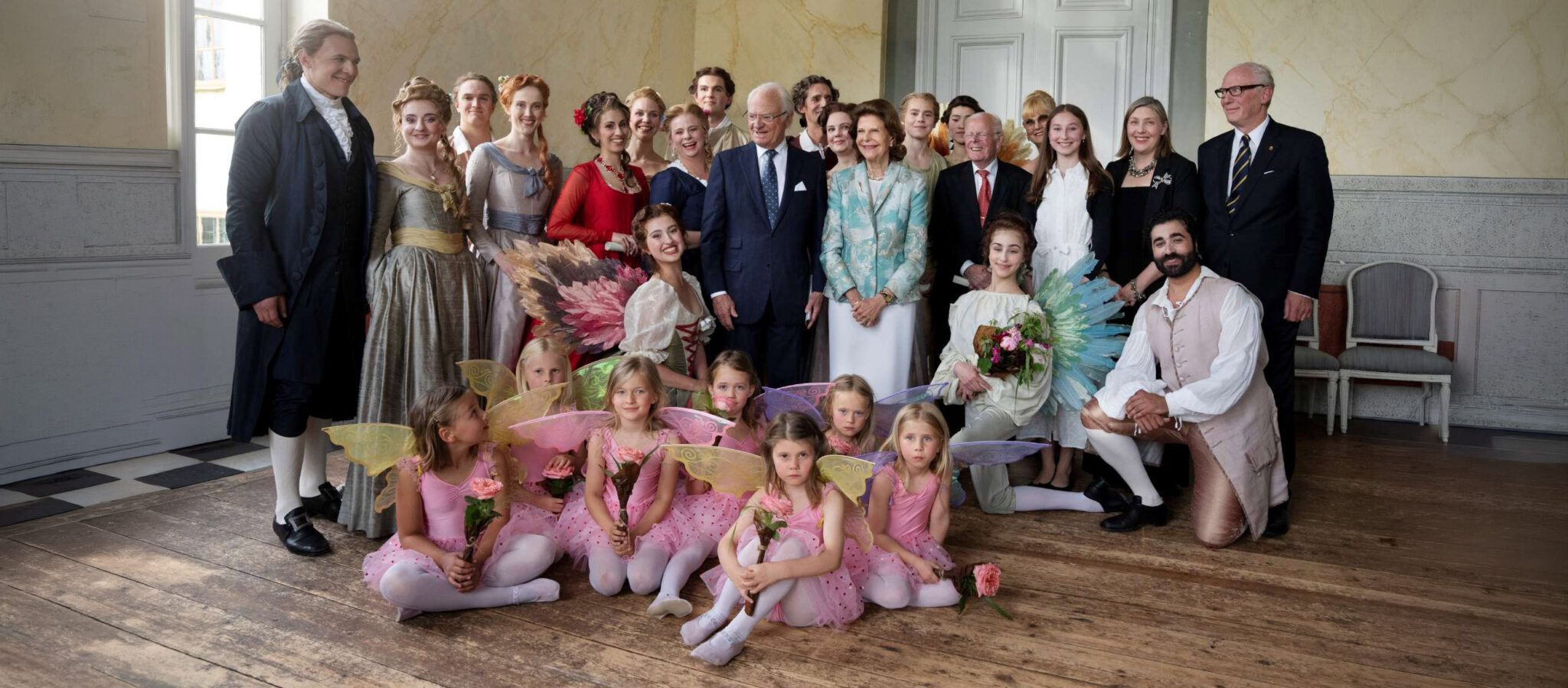 https://drottningholmsteaternsvanner.se/wp-content/uploads/2026/06/test-2048x899.jpg